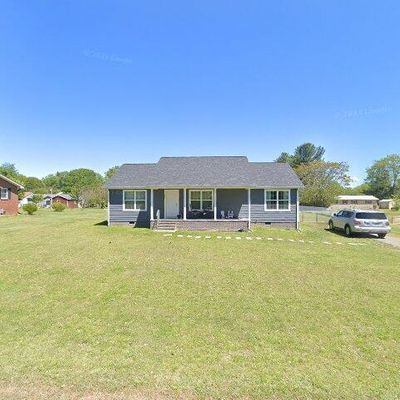 676 Parkway Dr, Smithville, TN 37166