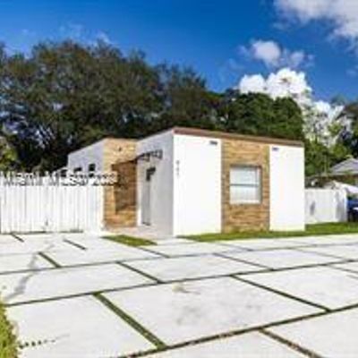 561 Ne 159 Th St, Miami, FL 33162