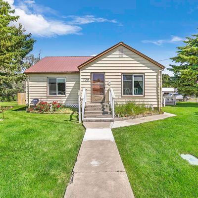 738 3 Rd Ave E, Gooding, ID 83330