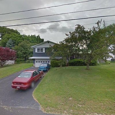 7406 Rosewood Cir, Syracuse, NY 13212