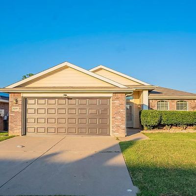 8209 Summer Stream Dr, Fort Worth, TX 76134