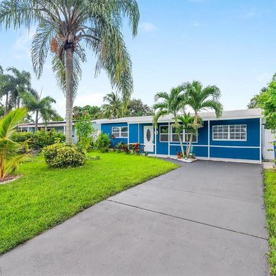 706 W Bloxham St, Lantana, FL 33462