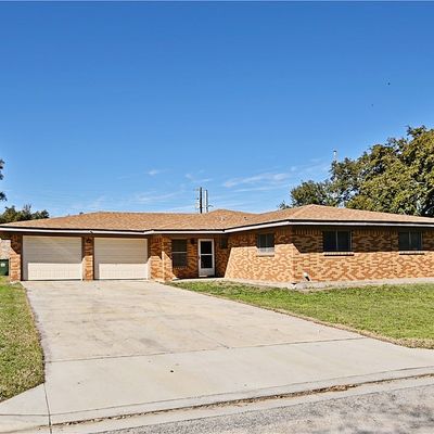 711 Ridgemont Ln, Gonzales, TX 78629