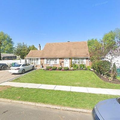 10 Jade Ln, Levittown, PA 19055