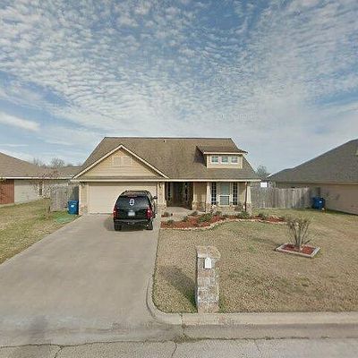 106 Lonesome Dove Dr, Navasota, TX 77868