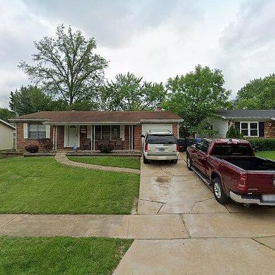 1340 Saint Anthony Ln, Florissant, MO 63033