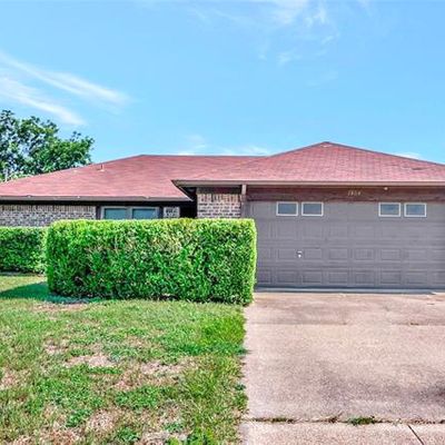 1404 Tobie Layne St, Benbrook, TX 76126