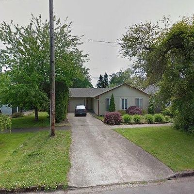 1208 E 6 Th St, Newberg, OR 97132