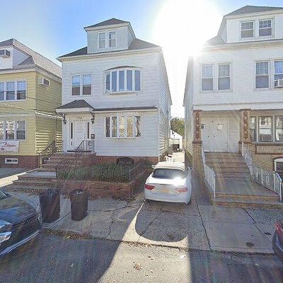 176 W 31 St St, Bayonne, NJ 07002