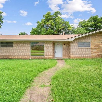 1895 N Mccart St, Stephenville, TX 76401