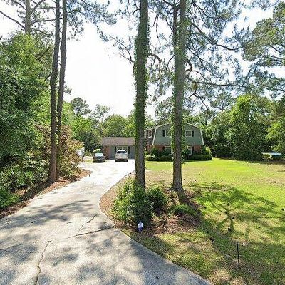 207 Holly Trl, Moultrie, GA 31768