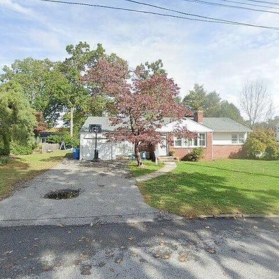 23 Longview Dr, Cranston, RI 02920