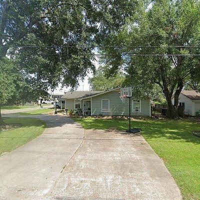 1903 Elgin Ave, Nederland, TX 77627