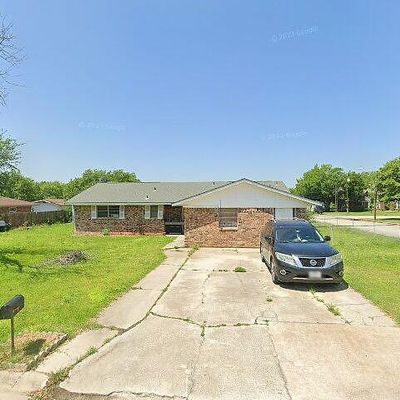 1929 Arkansas St, Gainesville, TX 76240