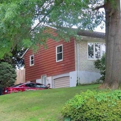 26 Brumbach St, Reading, PA 19606