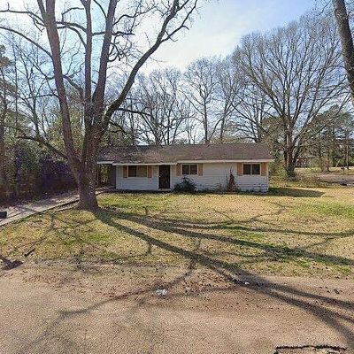 2705 Charleston Dr, Jackson, MS 39212