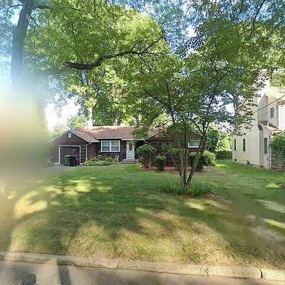 362 Harrison St, Paramus, NJ 07652