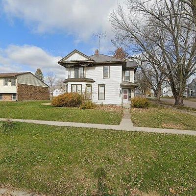 320 E Washington St, Sigourney, IA 52591