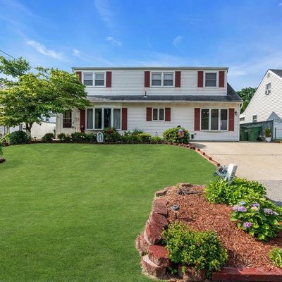 52 Kendall Dr, Parlin, NJ 08859