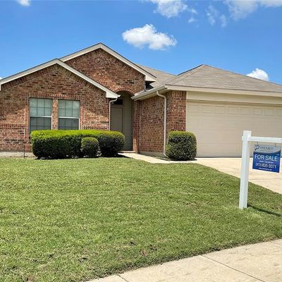 5705 Country Valley Ln, Fort Worth, TX 76179