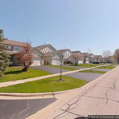 480 W Hamlin Ln, Round Lake, IL 60073