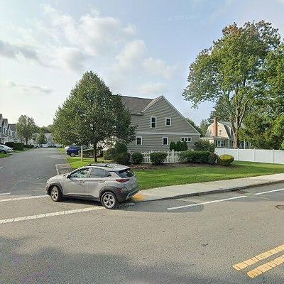 5 Barker Square Dr, Pembroke, MA 02359