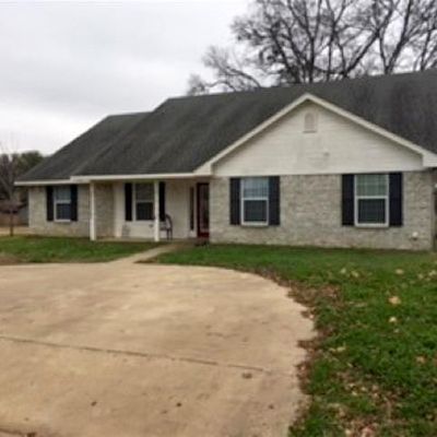 726 E Texas St, Van, TX 75790