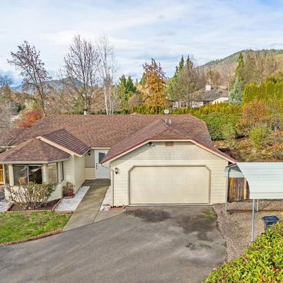 728 Ne Elida Dr, Grants Pass, OR 97526