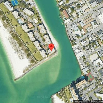 7403 Bayshore Dr #305, Treasure Island, FL 33706