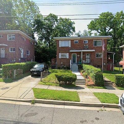 615 Hampton Dr, Oxon Hill, MD 20745