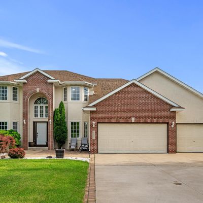 8837 Whispering Oaks Alcove, Shakopee, MN 55379