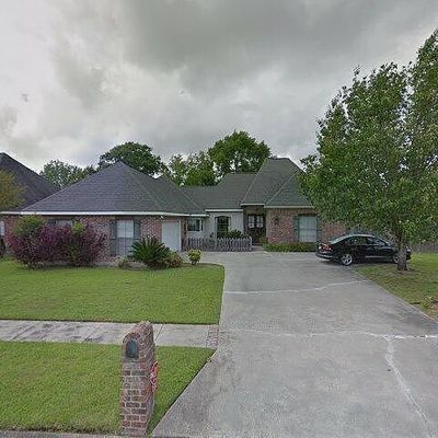 104 Woodlake Ln, Lafayette, LA 70508