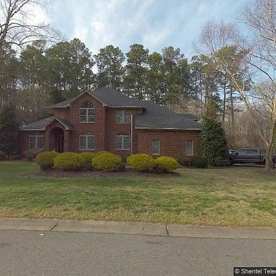 105 Stumpy Lake Ct, Suffolk, VA 23434