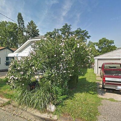 1732 Beechmont St, Keego Harbor, MI 48320