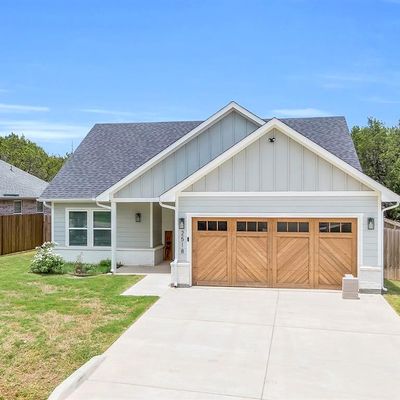 2518 Hillcrest Dr, Granbury, TX 76048