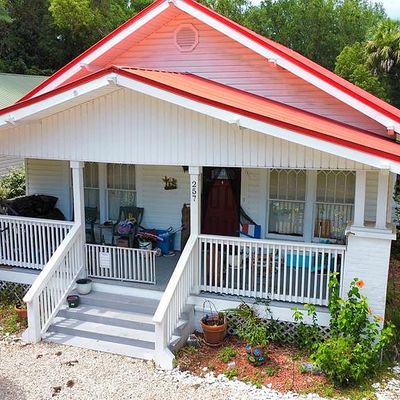 257 Prado St, Apalachicola, FL 32320