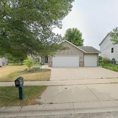 2582 Colleen St Ne, Rochester, MN 55906