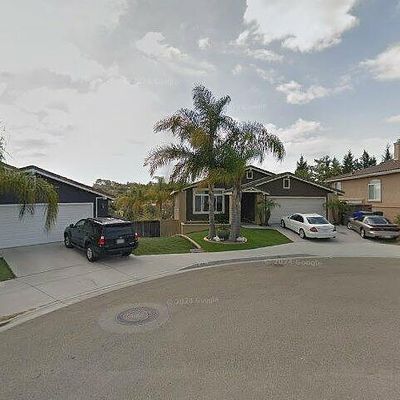 220 Lyon Cir, Vista, CA 92083