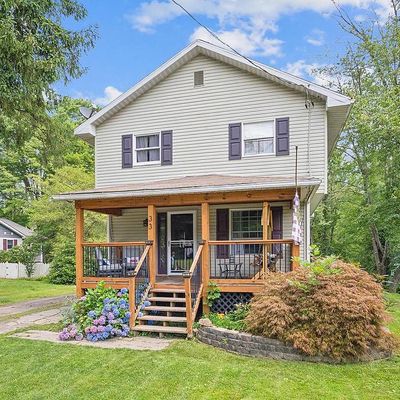 33 Patterson St, Waymart, PA 18472