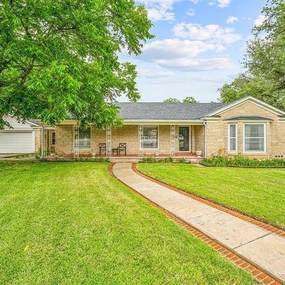 341 S Moseley St, De Leon, TX 76444