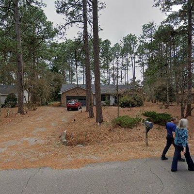 5 Birdie Dr, Whispering Pines, NC 28327