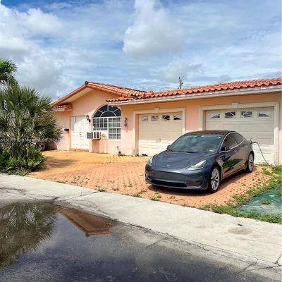 4660 W 8 Th Pl, Hialeah, FL 33012