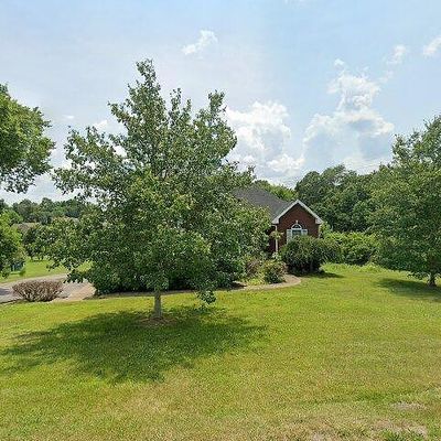 7015 Pond Ln, Bon Aqua, TN 37025