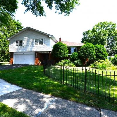 8 Chittenden Rd, Clifton, NJ 07013