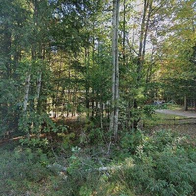 10 Florence Ln, Steep Falls, ME 04085