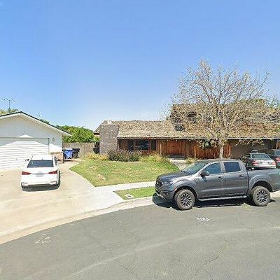 1196 Robinson Ct, Hanford, CA 93230