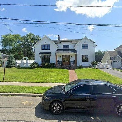 12 Beverly Pl, Massapequa, NY 11758