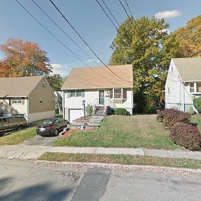 12 Oakwood Ter, Bloomingdale, NJ 07403