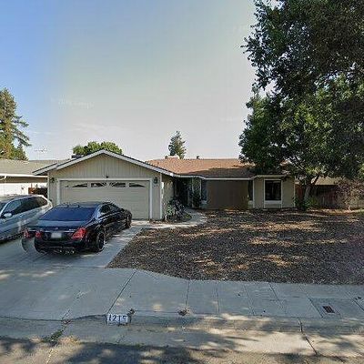 1215 Burlingame Ave, Clovis, CA 93612