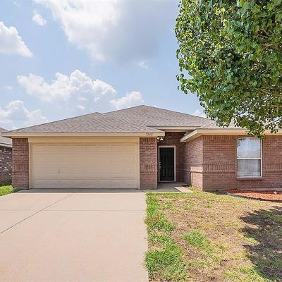 1240 Rosedale Springs Ln, Fort Worth, TX 76134